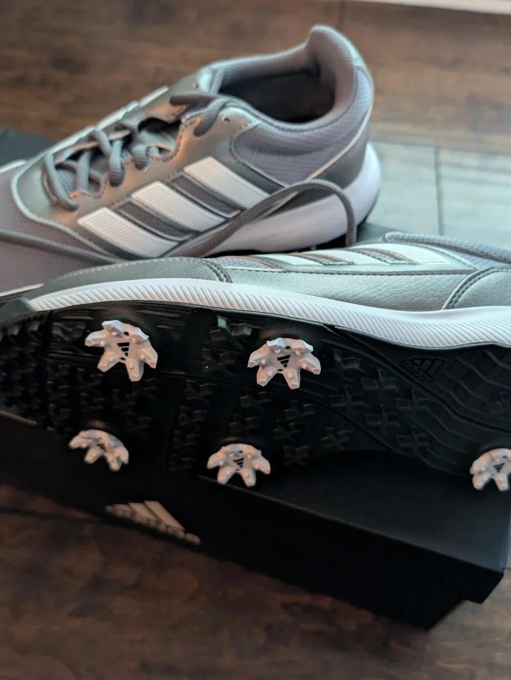 adidas Men’s Tech Response 2.0 Metallic Gray/White Golf Shoes (9.5 Wide)